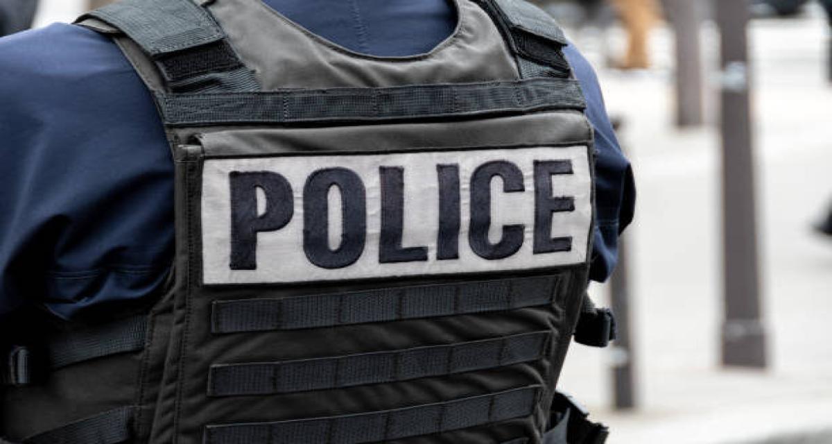 Un voleur de pot catalytique percute deux fois le véhicule de la BAC lancée à sa poursuite : sa femme et son enfant étaient dans la voiture