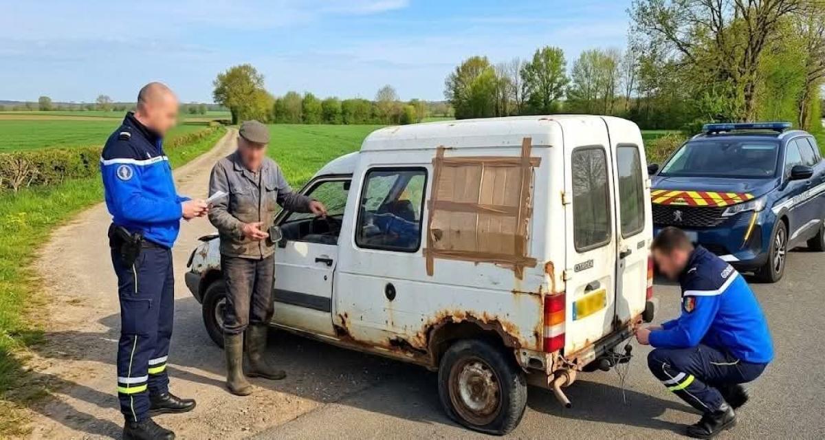 Personne ne s'attendait à ça : ce C15 très usé roulait sans contrôle technique depuis une décennie