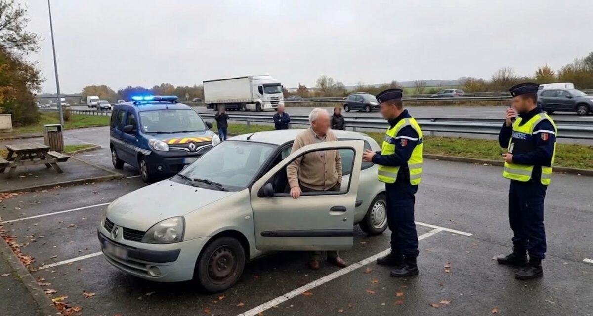 Flashé à 102 km/h dans une zone 30 : les policiers découvrent une autre surprise