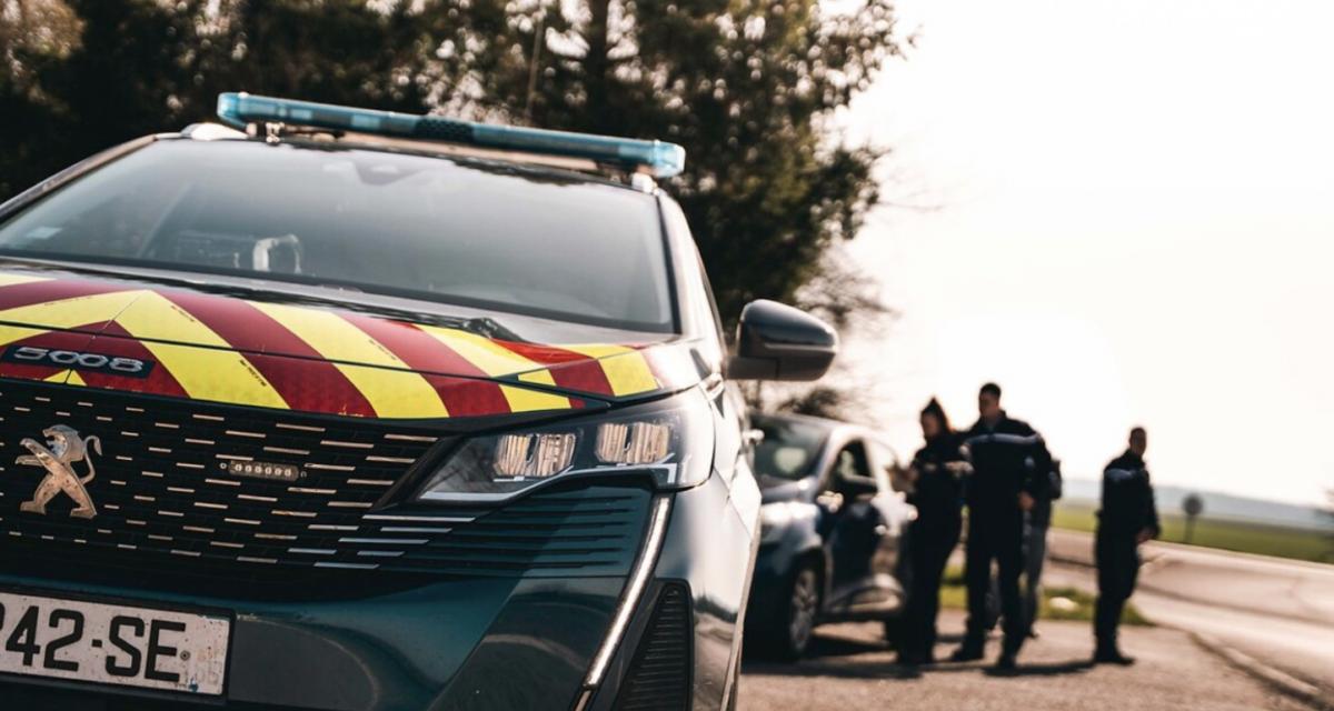 Aileron, néons, vitres teintées... Sa voiture ultra modifiée immobilisée après un contrôle inattendu
