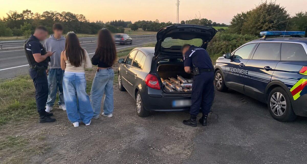 Deux ados surpris avec un coffre chargé de bonbonnes de protoxyde d'azote lors d'un contrôle routier