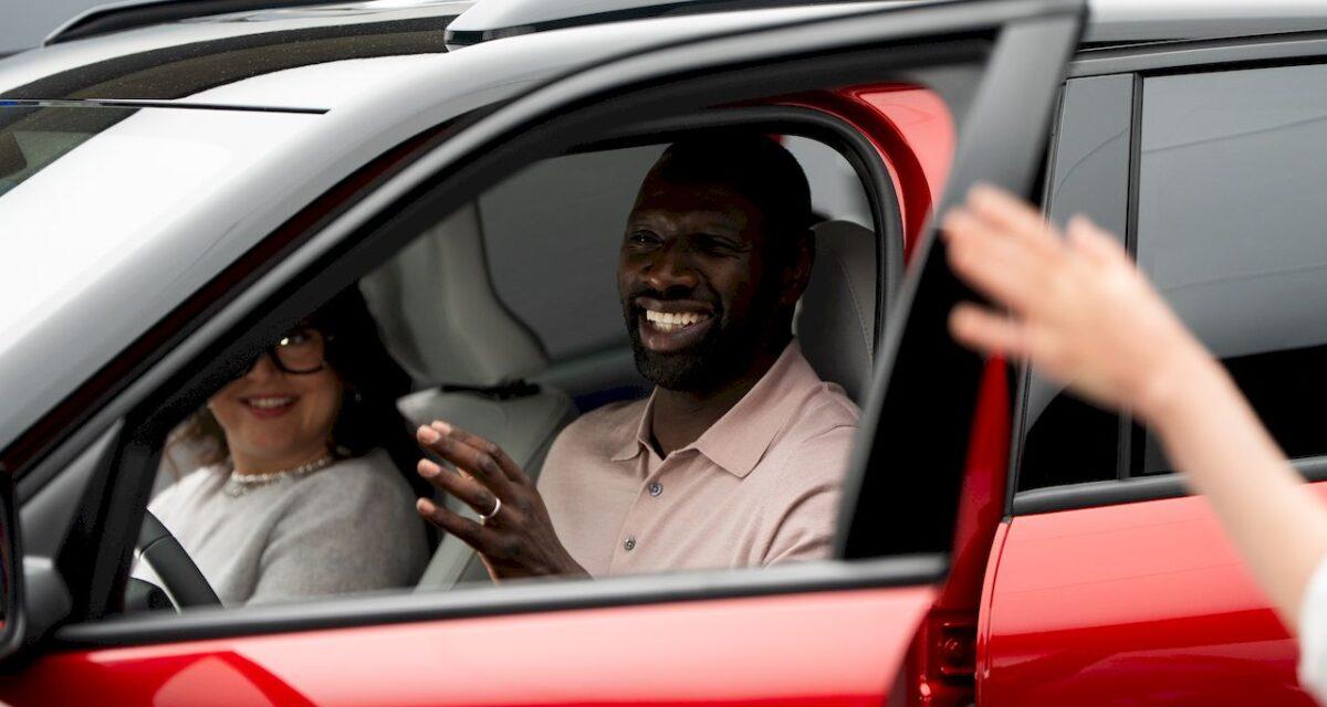 Citroën s'associe à Omar Sy et devient "Sytroën" le temps d'une campagne mondiale