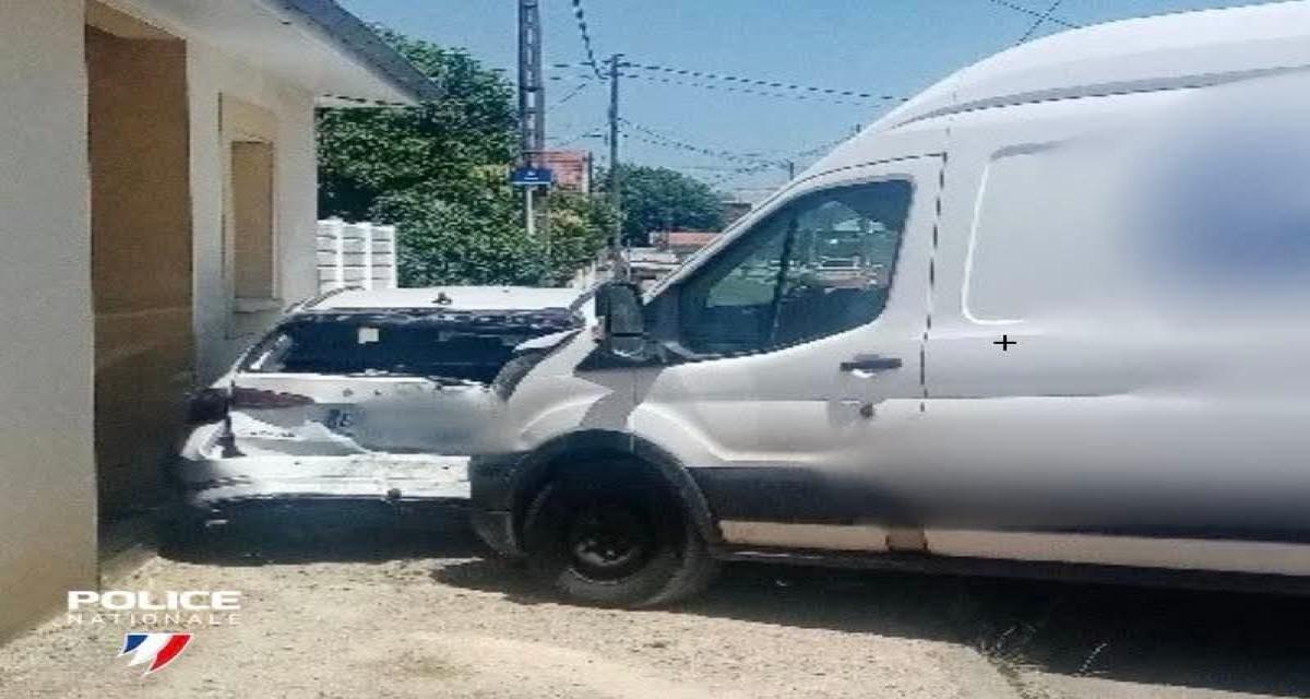Deux voitures, un carrefour, aucun des deux n'a cédé le passage : le choc était inévitable