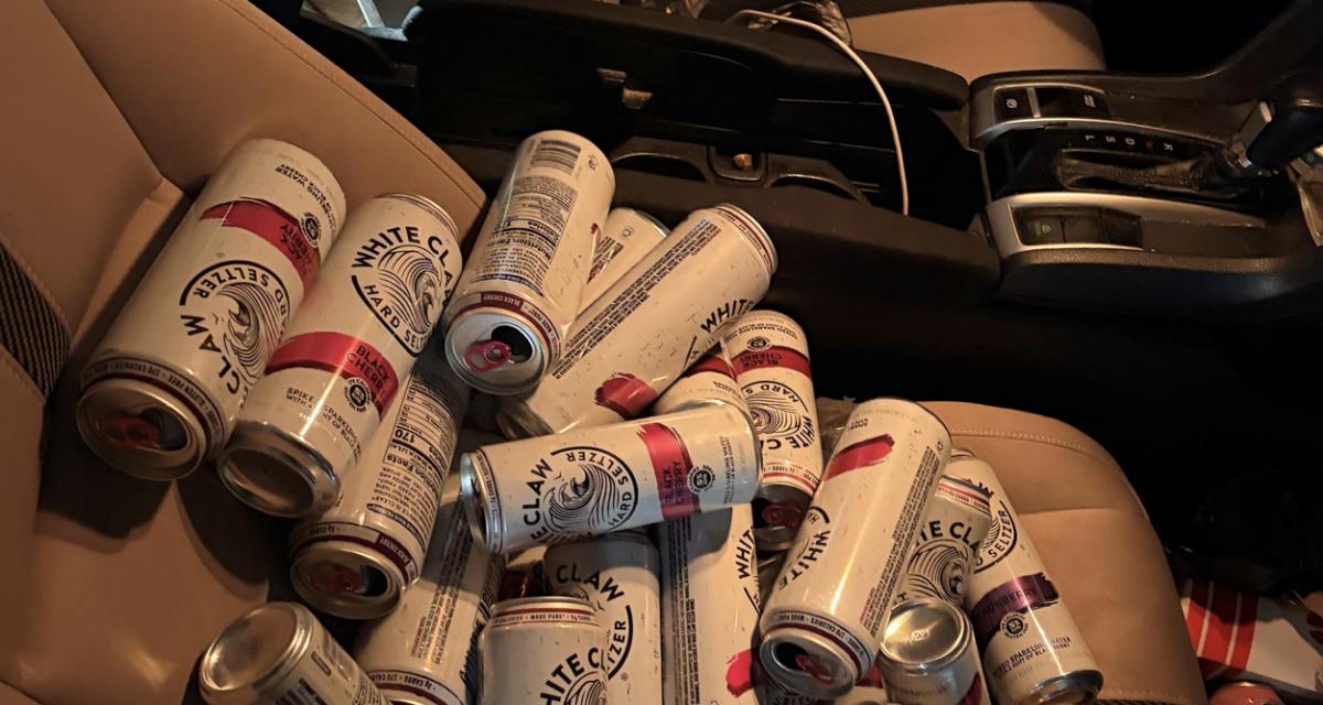 Arrêté pour conduite en état d'ivresse, les gendarmes découvrent plus de 30 canettes d'alcool côté passager