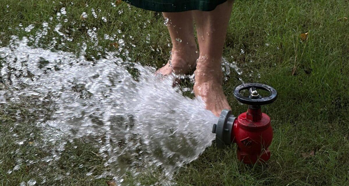 Ce délit que beaucoup ignorent en canicule : ouvrir une bouche à incendie vous expose à 75 000 ¬ d'amende et 5 ans de prison