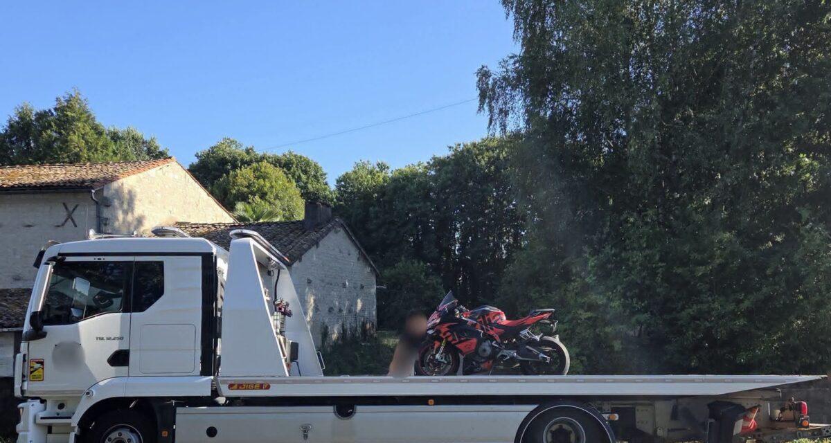 À 19 ans, il obtient son permis moto en mai... 2 mois plus tard, tout lui est retiré pour 50 km/h de trop