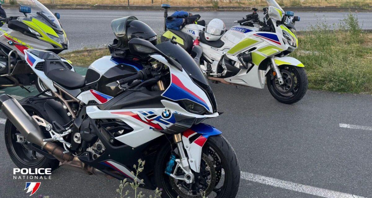 Il écrase l'accélérateur à 211 km/h en zone 90 et se fait prendre par la police : le retour de vacances sera long sans sa moto