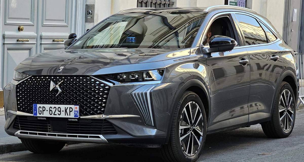 Emmanuel Macron inaugure une nouvelle voiture présidentielle 100 % électrique pour le 14-Juillet