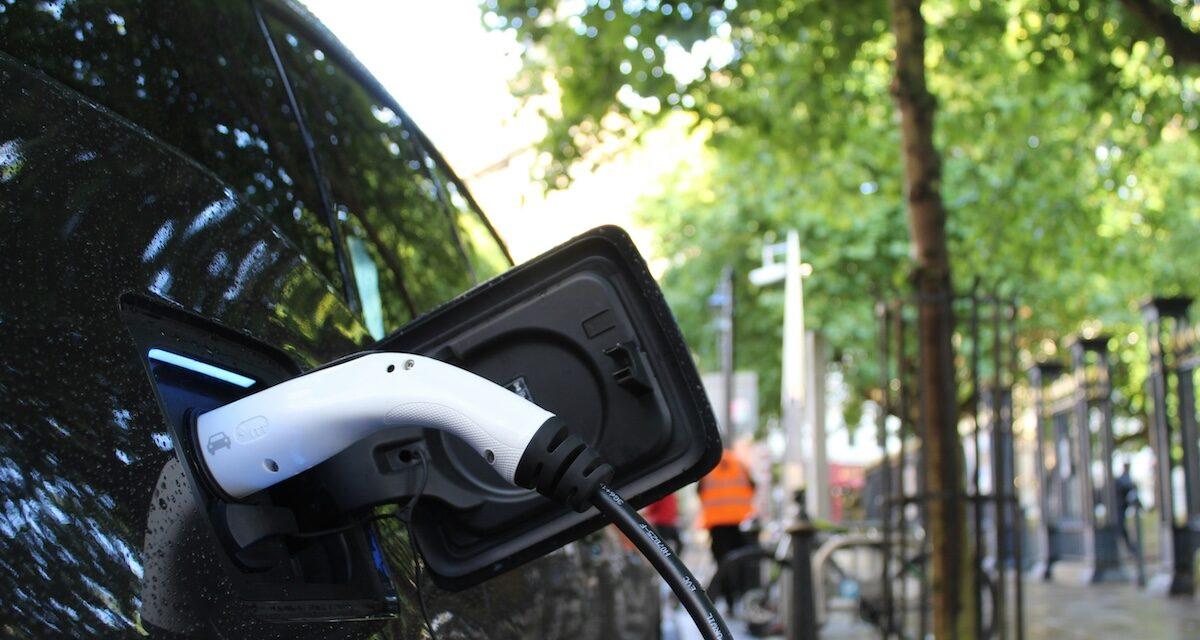 Voiture électrique en France : ventes en hausse en juillet... et une augmentation du prix de l'électricité dès août