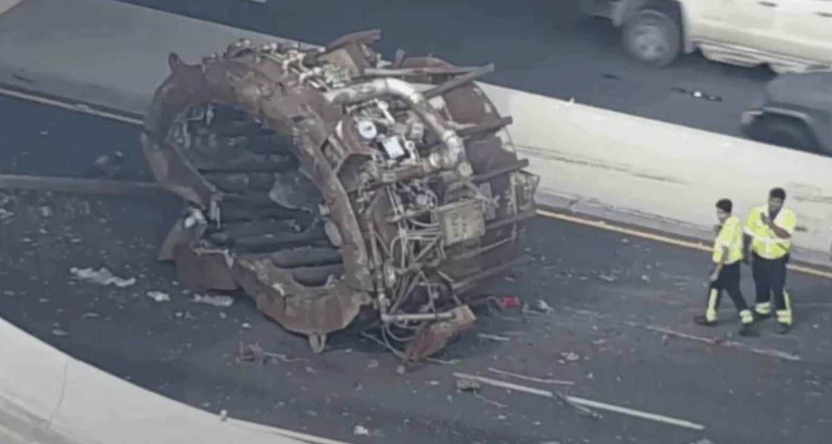 Un four industriel de 15 tonnes tombe d'un camion sur une autoroute : le trafic paralysé près de Dallas