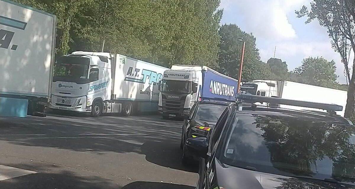 Ils ont bravé l'interdiction de circuler le jour du chassé-croisé sur l'A20 : 15 chauffeurs de poids lourds verbalisés