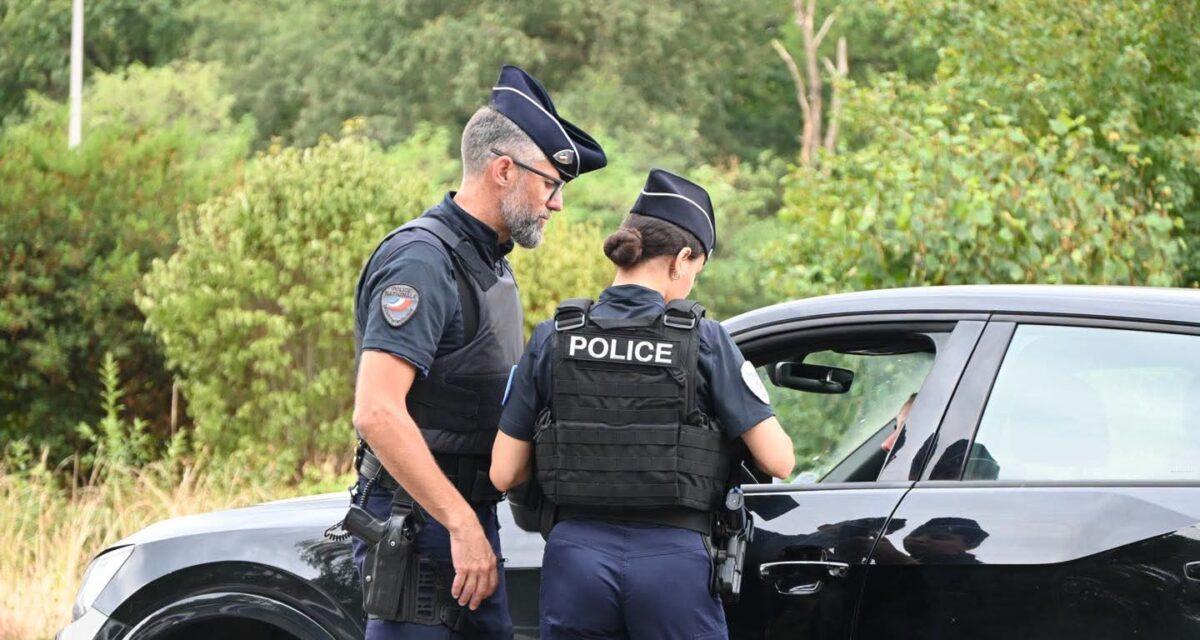 Ce contrôle routier de routine tourne au cauchemar pour deux hommes : leur fourgon dissimulait des objets volés dans des églises et des tombes