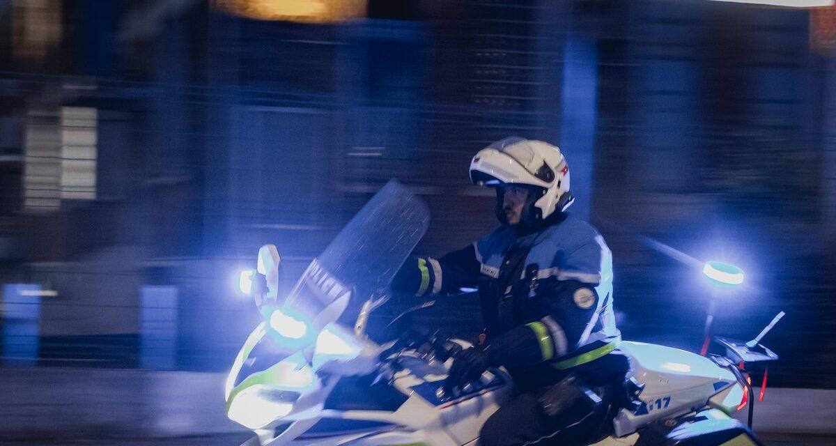 Flashé à 137 km/h en permis probatoire en pleine nuit : sa Clio finit en fourrière, lui au commissariat à 3h du matin
