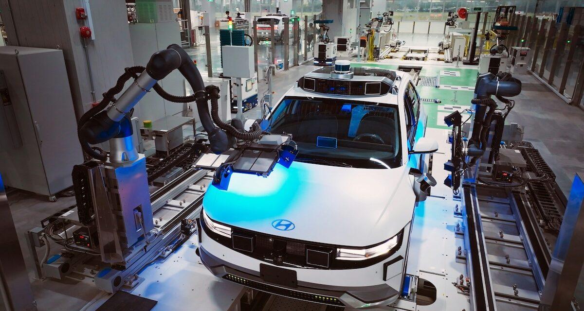 Hyundai : 40 000 salariés font grève... pour pouvoir travailler jusqu'à 65 ans !