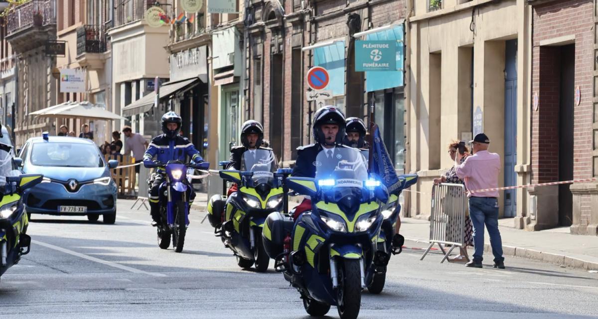 Un attroupement autour d'une voiture volée intrigue les policiers... Et permet de résoudre une enquête