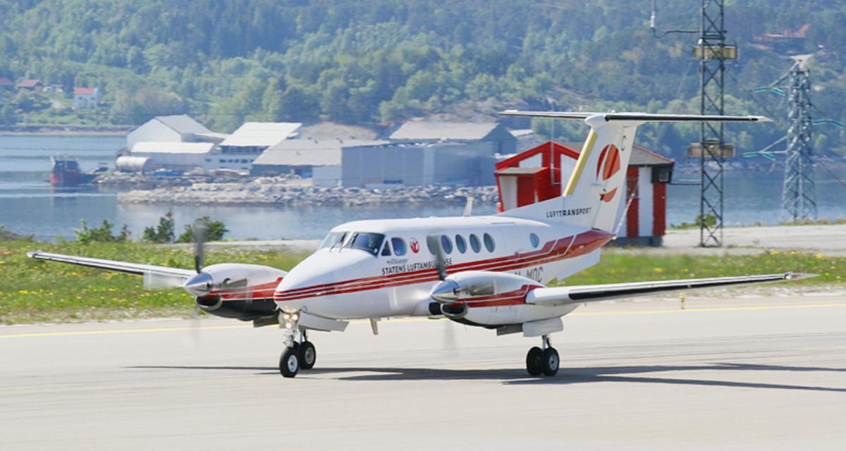 Un avion s'écrase sur une route après une panne moteur et percute 4 voitures : 100 000 $ récoltés en 48h pour la victime