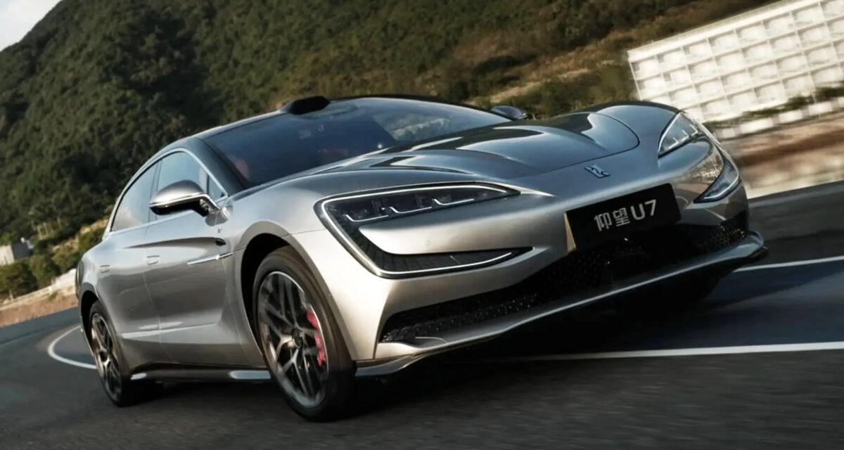Chine : une berline électrique de luxe rechargée plus de 350 fois en une semaine, sa batterie n'a presque pas bronché