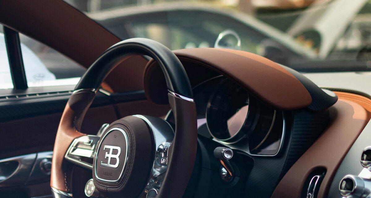 Il percute une Bugatti à 3,8 millions d'euros avec... c'était un prototype ! (vidéo)