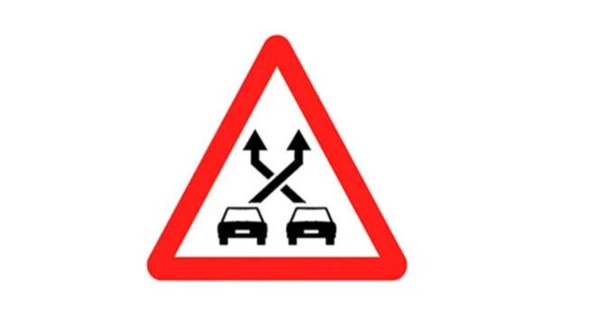 Avant votre prochain voyage en voiture : ces deux nouveaux panneaux de signalisation que vous allez forcément croiser (et qu'il faut connaître)