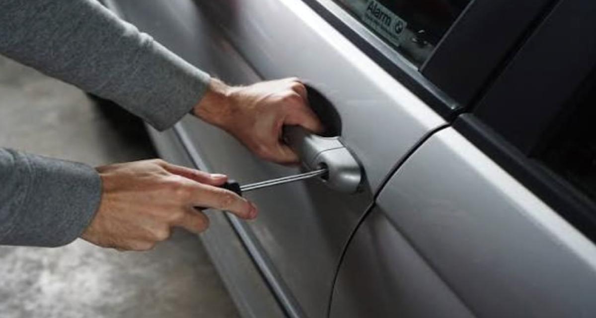Ce serrurier peut refaire une clé de voiture... à partir de rien