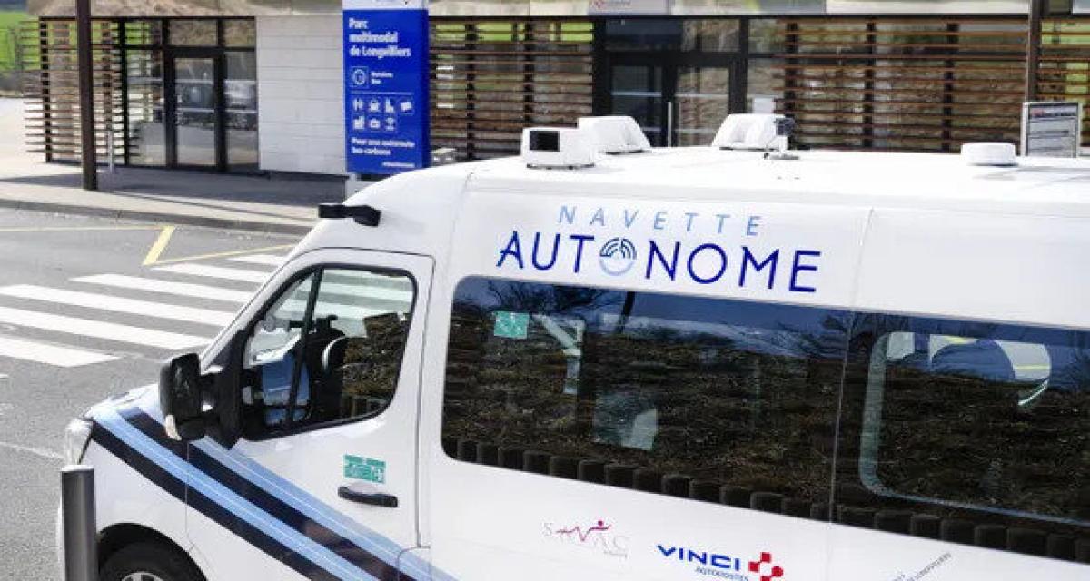 Navette autonome sur autoroute : 12 passagers, 90 km/h, zéro conducteur... la mobilité du futur roule déjà en France