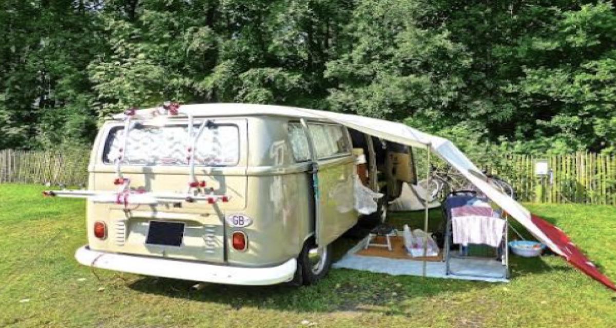 Pour moins de 1000¬, cette conductrice transforme sa voiture en camping-car