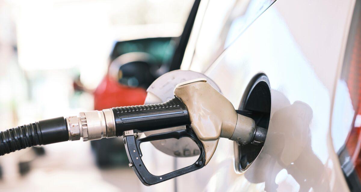 Prix du carburant en France : ces deux départements paient moins cher à la pompe grâce à une fiscalité spécifique