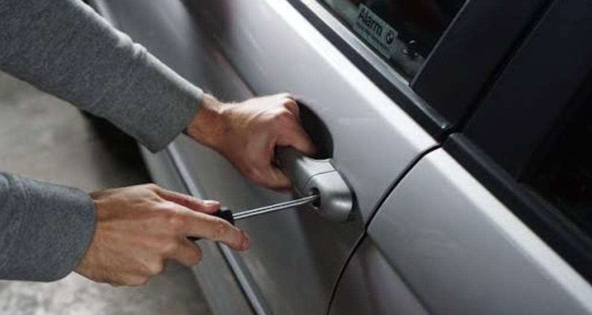 Il affirme avoir prêté sa voiture avant un cambriolage... mais oublie à qui