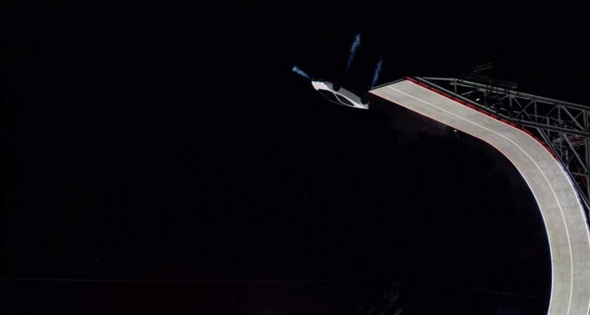 Elon Musk dévoile une Tesla volante : le Roadster réalise des cascades dignes d'un film d'action