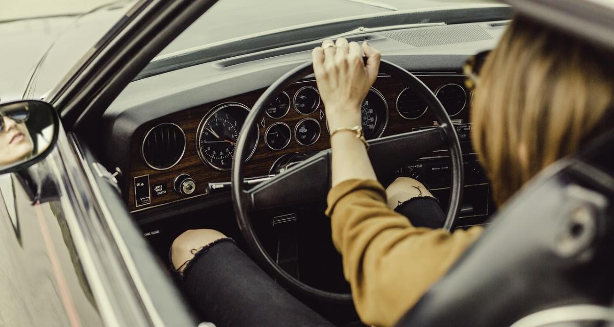Permis de conduire en ligne : comment ça marche avec En Voiture Simone ?