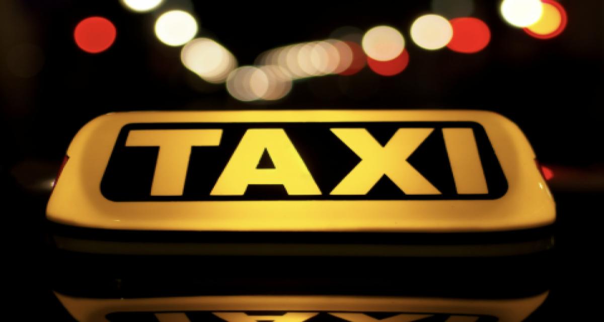 Au volant d'un taxi, cette conductrice avec 10 mentions au casier judiciaire conduisait en excès de vitesse, sans permis de conduire, sans licence... Et bien plus encore