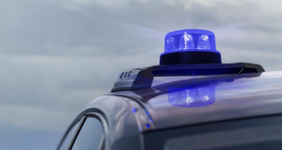 Équipé d'un gyrophare sur son véhicule, un conducteur refuse de s'arrêter au contrôle de police... Une blague à 9000¬