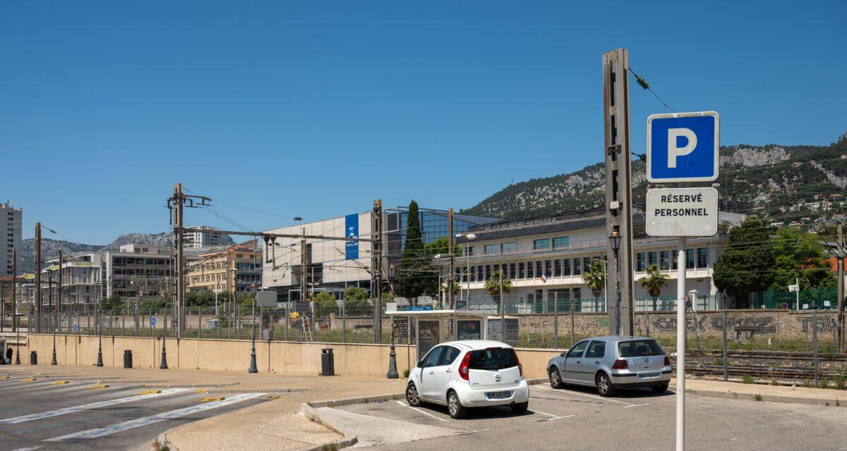 Il jette son PV au visage d'une agente et finit par payer 90 fois plus cher